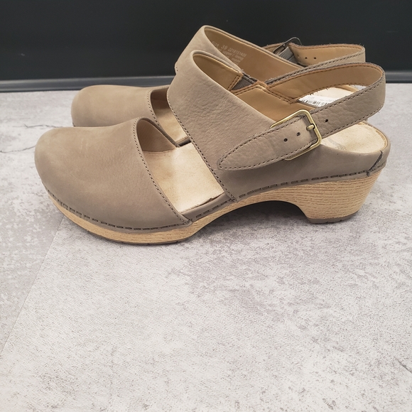 Dansko Taupe Milled Nubuck Mary Jane Comfortable Clogs, 39 - Picture 5 of 7